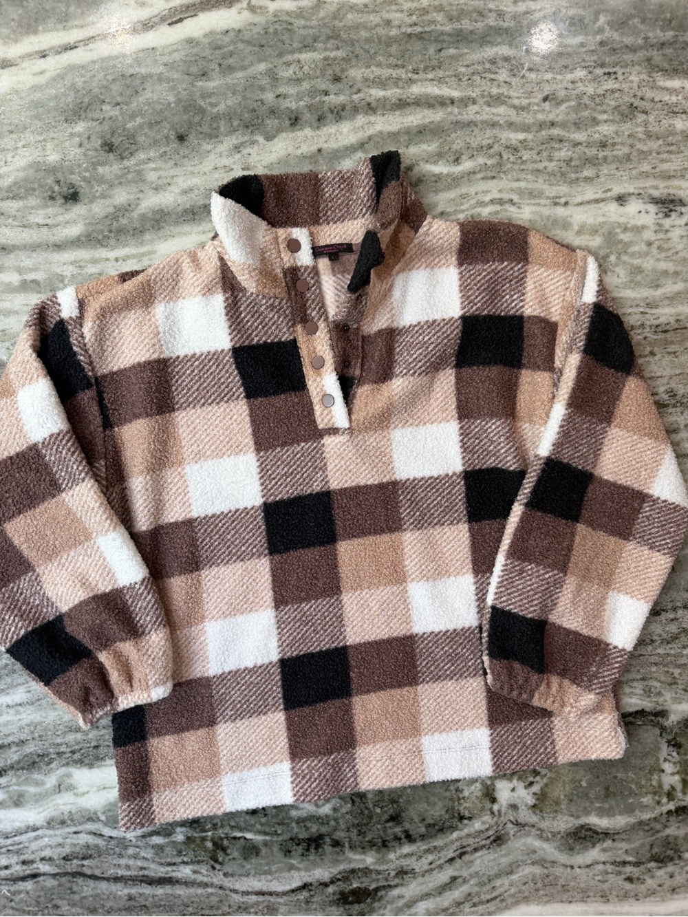 Plaid Fleece Henley Pullover in Brown, Black & White
Women’s Large